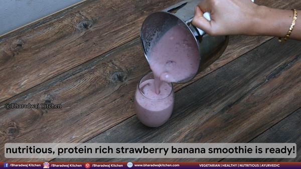 Strawberry Banana Smoothie with yogurt
